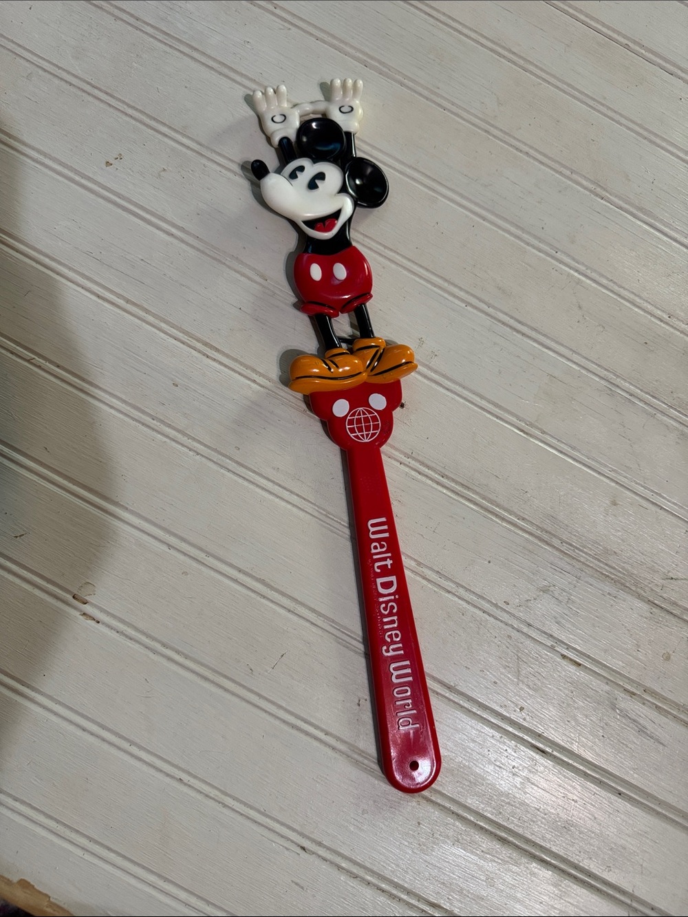 Disney: Mickey Mouse back scratcher